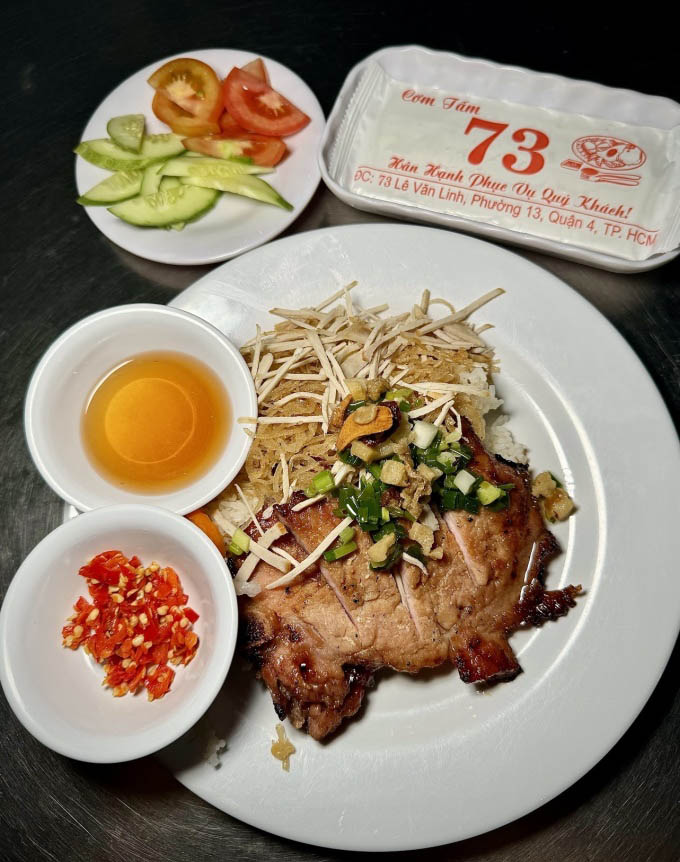 late night broken rice in saigon